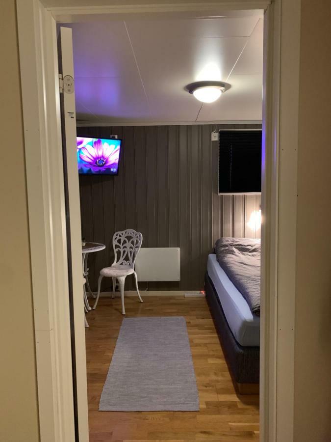 Cozy & Private Room In The Middle Of Lofoten Лекнес Екстериор снимка